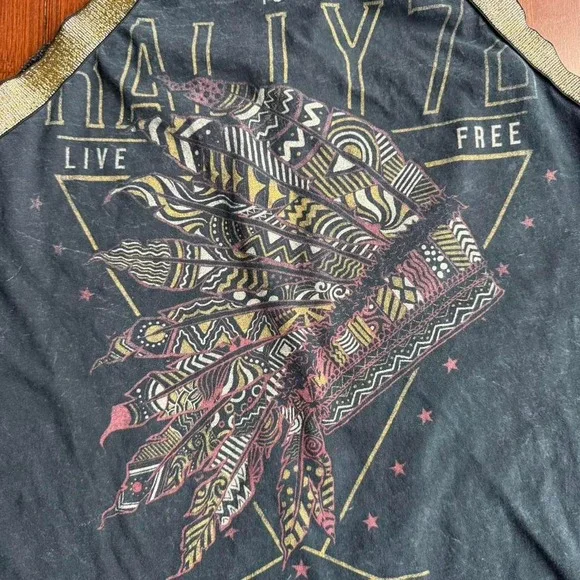 Black‎ and Gold Motorcycle Tank - Picture 2 of 8